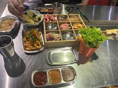 -马路牙子烧烤音乐酒馆(望京店)