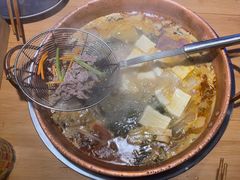 -洱火云南酸菜牛肉火锅(石景山当代商城店)