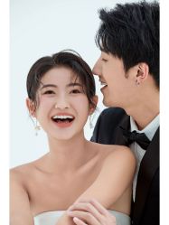 -雪中彩影婚纱摄影·微光艺术中心