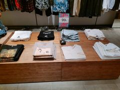 -URBAN REVIVO(西安Momopark店)