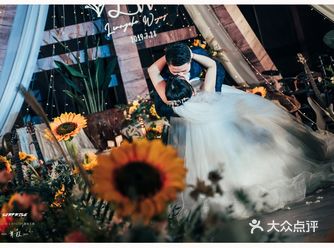 从三月份开始筹备婚礼，直到七月底，历时5个月
