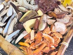 -菌自由丨野生菌火锅特色庭院餐厅(丽江古城店)