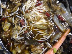 老坛酸菜-渝和喵叔米线(南坪万达店)