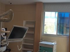 -上海仁爱医院口腔科 · 种植