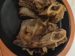 特色牛大骨-瞪眼牛煎包·大锅牛肉汤(懿德城店)