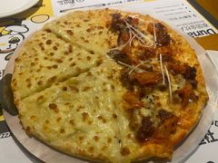 榴莲/韩式泡菜肥牛双拼披萨-牛男手造(地铁天虹店)