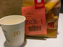 -麦当劳(上海虹桥站30B检票口楼上)