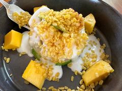 -Chom Cafe and Restaurant