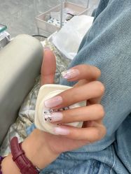 -七彩虹美甲美睫 半永久