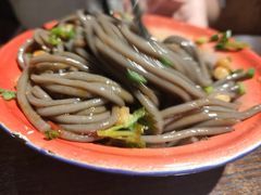 -爆炸头阿姨小四川正宗川味小吃(无任何分店)