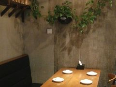 卡座-炉小二铜锅牛蛙•川湘菜(三里屯店)