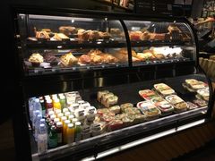 面包甜点陈列柜-星巴克(浦东机场T1国际27号口店)
