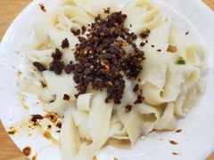牛肉脆臊刀削面-华兴街自力面店