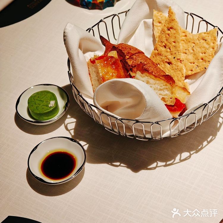 米雪推荐的武汉米其林餐厅，被惊艳到了！