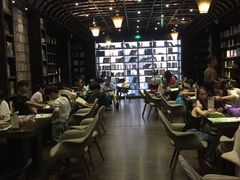 -钟书阁(松江泰晤士小镇店)