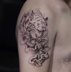 -见雾TATTOO STUDIO