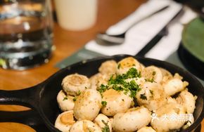 Pan-Seared Herb Garlic Mushrooms