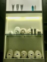 -初颜品佑肌肤管理