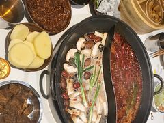 -卤校长老火锅(杨家坪直营店)