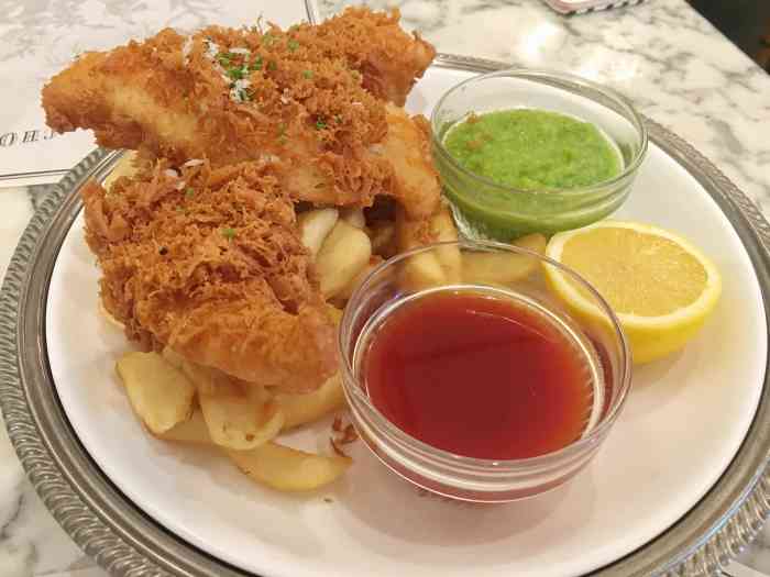 chopsuey cafe-"在人们来来往往的旅途中,世界上不同地方的.