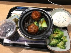淮扬咸蛋黄狮子头-东方既白(虹桥机场店)