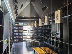 -钟书阁(松江泰晤士小镇店)