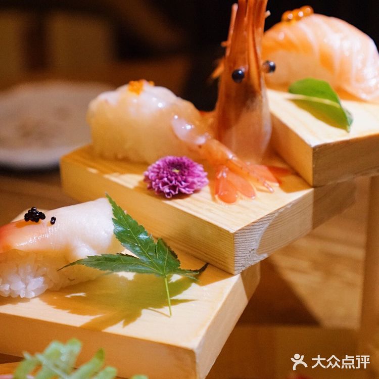 在舌尖味蕾之间 感受阿吾罗的认真🍣