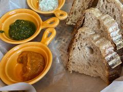 三种酱配酸面包-Mesa Madre梅萨妈妈·Bintana(国贸店)