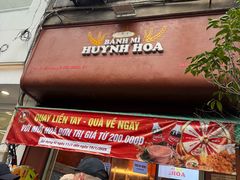 -Bánh Mì Huynh Hoa