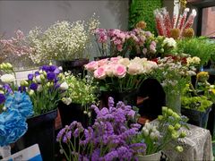 -何兮花店·气球派对鲜花店(马桥银春路万科城店)