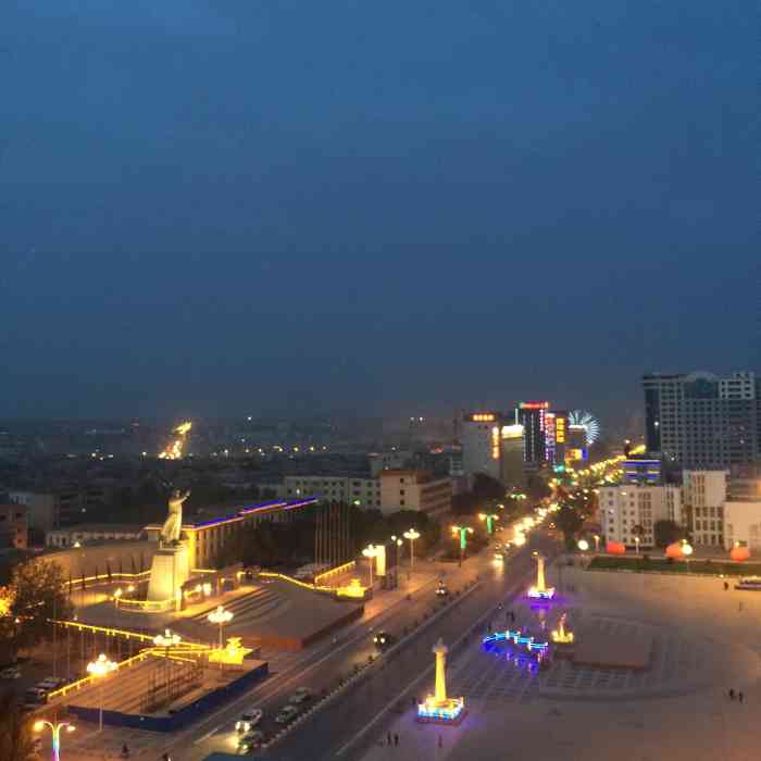 人民广场-"喀什市中心的人民广场,差不多每个游客都会.