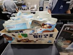 -瑞幸咖啡(杭州绿地中央店)