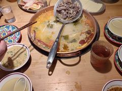 -洱火云南酸菜牛肉火锅(石景山当代商城店)