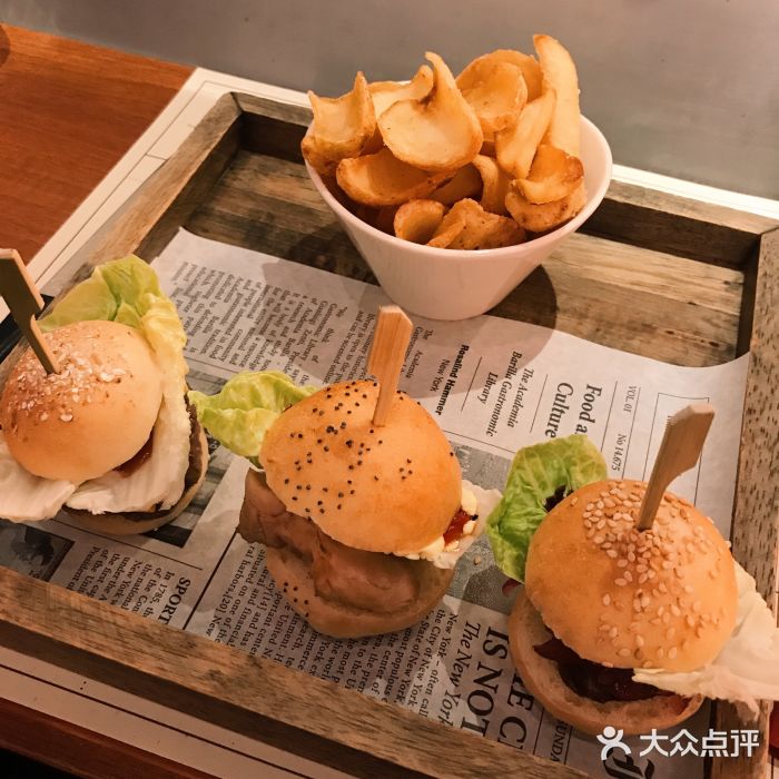 文艺复兴百货(米兰大教堂广场店)图片
