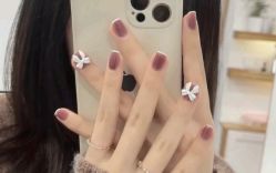 -雪奈传统美甲美睫