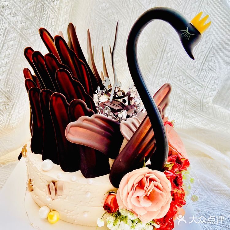 贵族气质黑天鹅蛋糕来了！