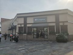 -斯普瑞斯奥特莱斯