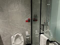 -南宁世纪君悦大酒店(青秀万达滨湖路地铁站店)