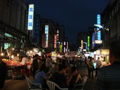 霄夜-六合夜市