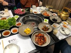 -草家酱蟹炭火烤肉店(珲春南路一店)