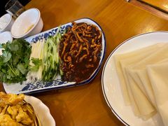 -鹤乡东北菜(崮山路店)