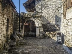 -高荡千年布依古寨旅游景区