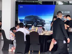 -奔驰上海利星(七宝店)