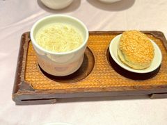 文思豆腐配蟹壳黄-江南灶中餐厅(南京香格里拉店)