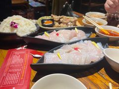 -老牌坊云南鱼豆花火锅(爱建店)