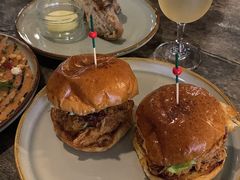 手撕猪肉汉堡-RAC BAR(安福路店)