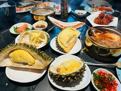 -雍容荟帝王蟹活龙虾展台自助(IFS黑金店)