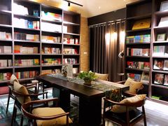 -钟书阁(松江泰晤士小镇店)
