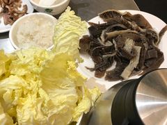 -胡须佬鸡煲四季火锅店(石厦西村直营店)