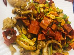 脆椒辣鱿鱼-兴国苑酒店